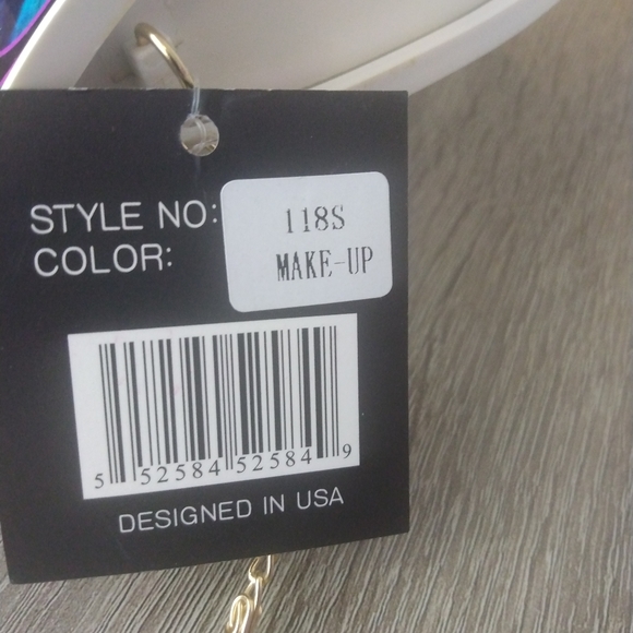 Ruby Collection Trends Makeup Magazine Crossbody Purse - Picture 12 of 12